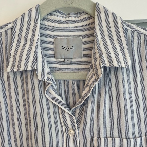 Rails Elle Button Down Pocket Blouse in Blue Admiral Stripe Size XS - Picture 7 of 7
